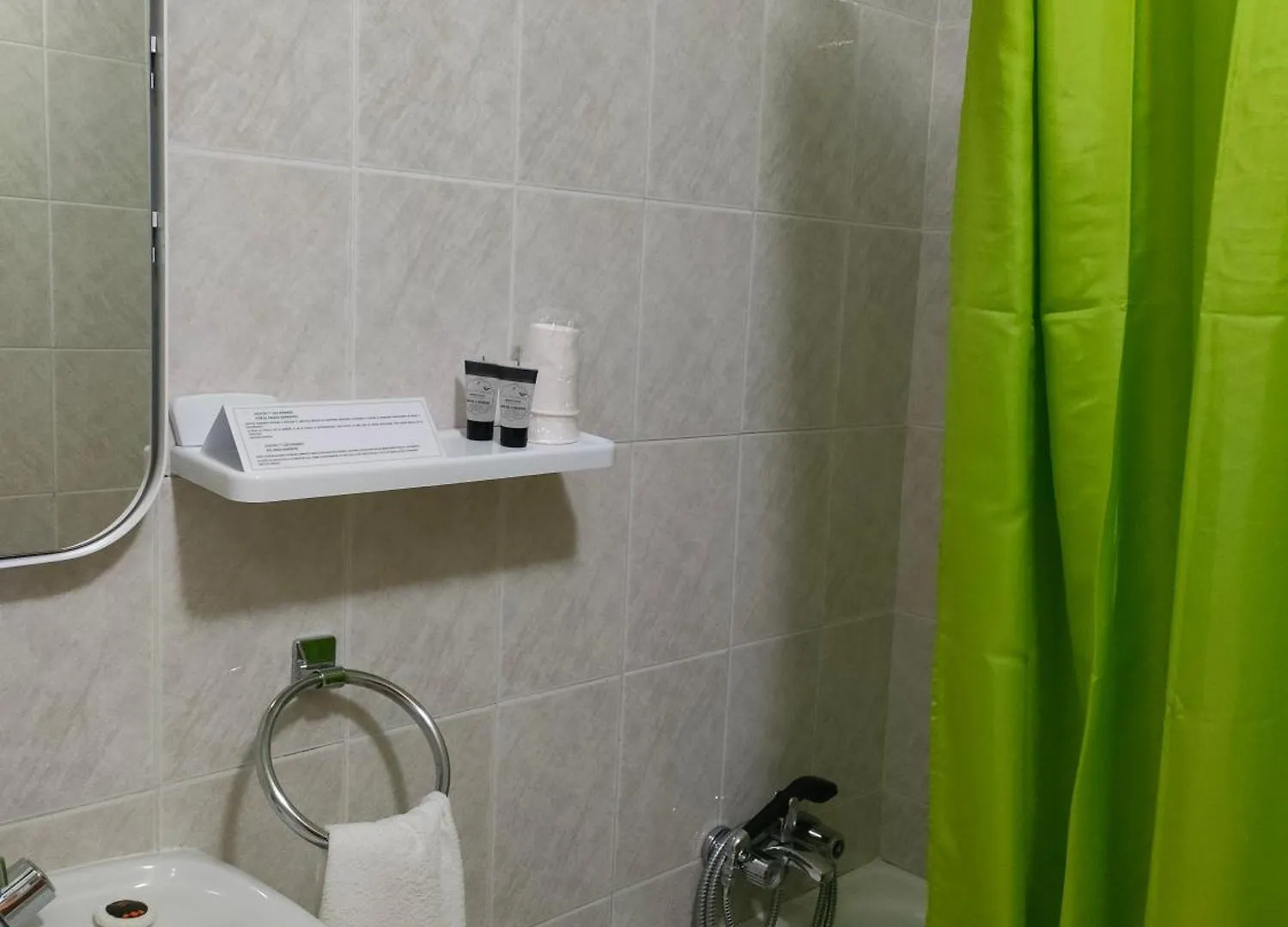 Hostal Los Pinares Lloret de Mar 2*,